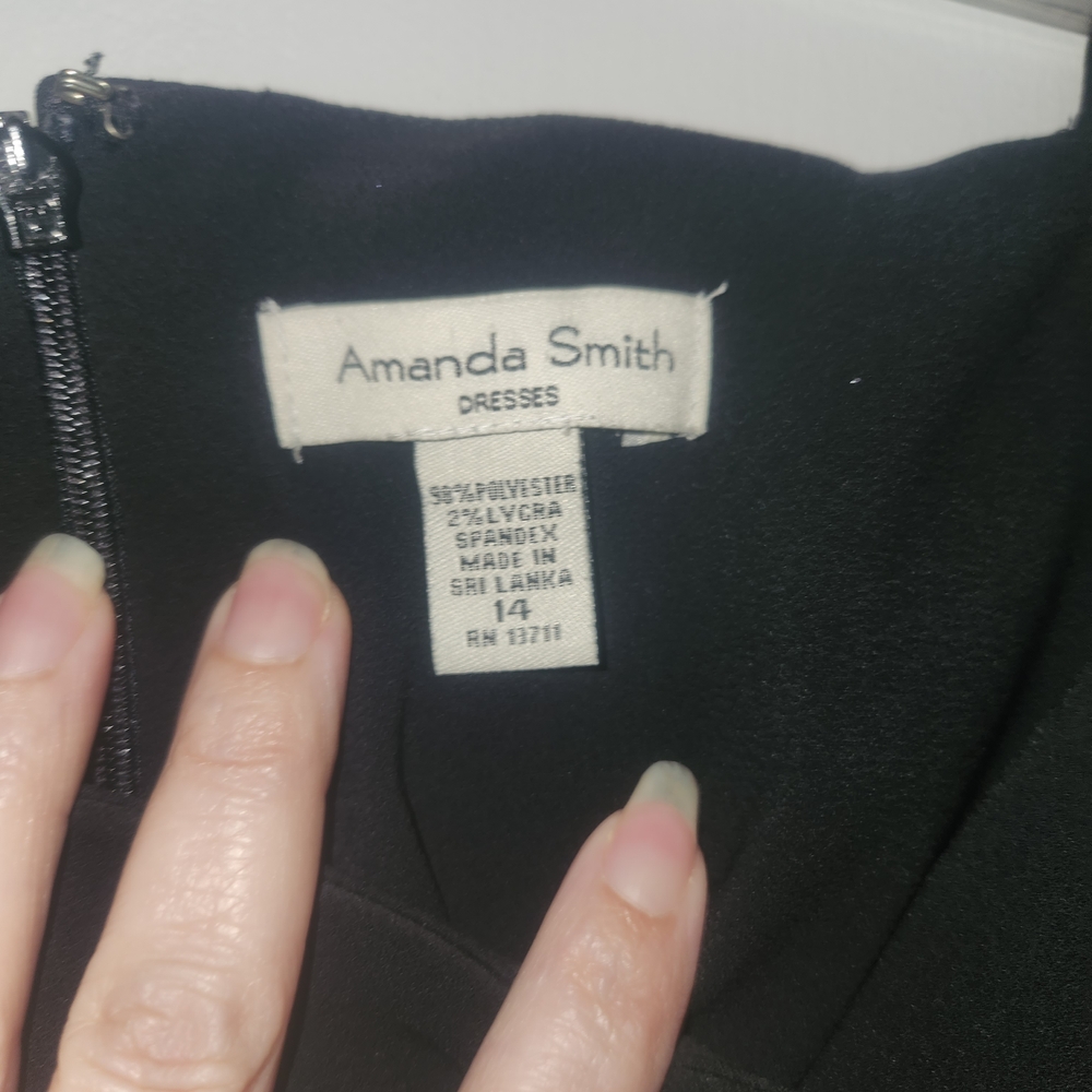 Amanda Smith Black Elegant Dress with Classic Design